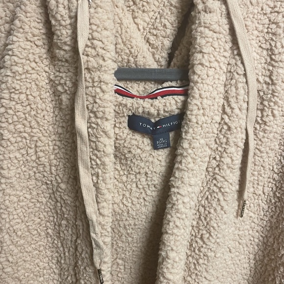 Tommy Hilfiger fuzzy jacket (never worn!!) - Picture 2 of 3